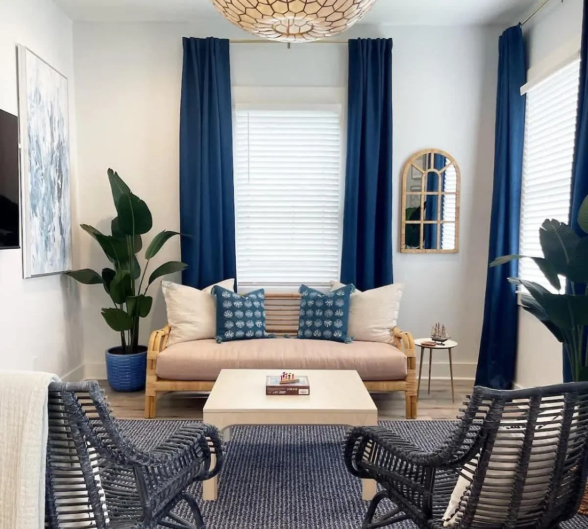 Elegant Duplex Steps To Forsyth! Villa Savannah