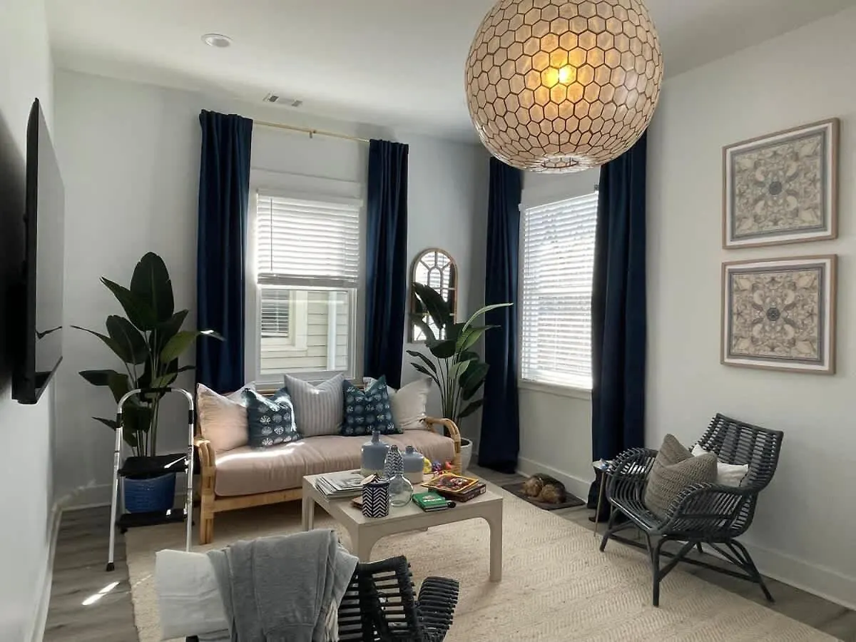 Elegant Duplex Steps To Forsyth! Villa Savannah 0*,  United States