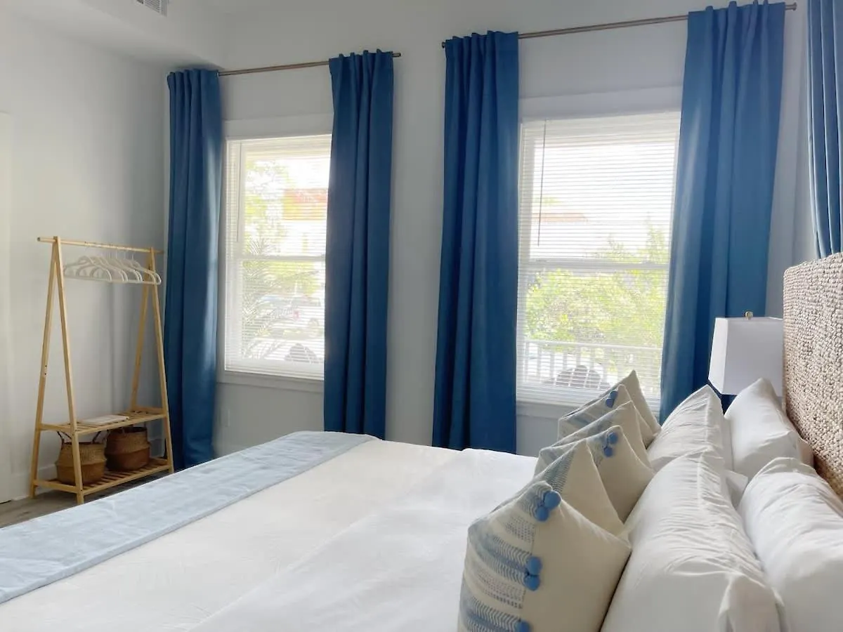 Elegant Duplex Steps To Forsyth! Villa Savannah