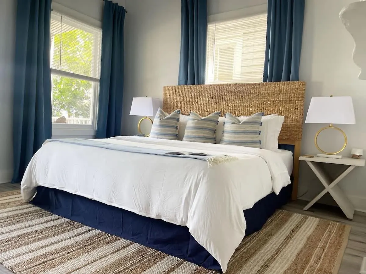 Elegant Duplex Steps To Forsyth! Villa Savannah